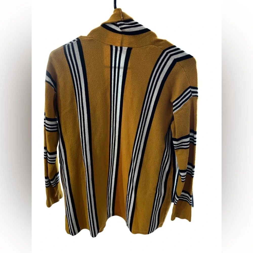 Style Rack Cardigan - Picture 3 of 4